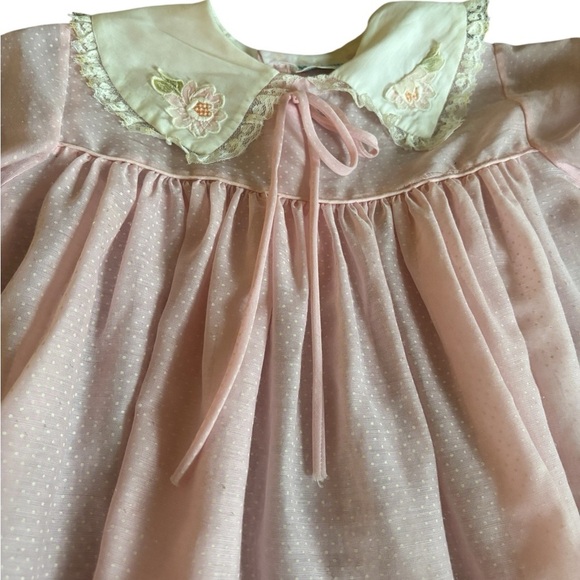 VTG 60’s Nanette Pastel Pink Swiss Dot Dress 2T Floral Appliqué Collar Lacey - Picture 2 of 7